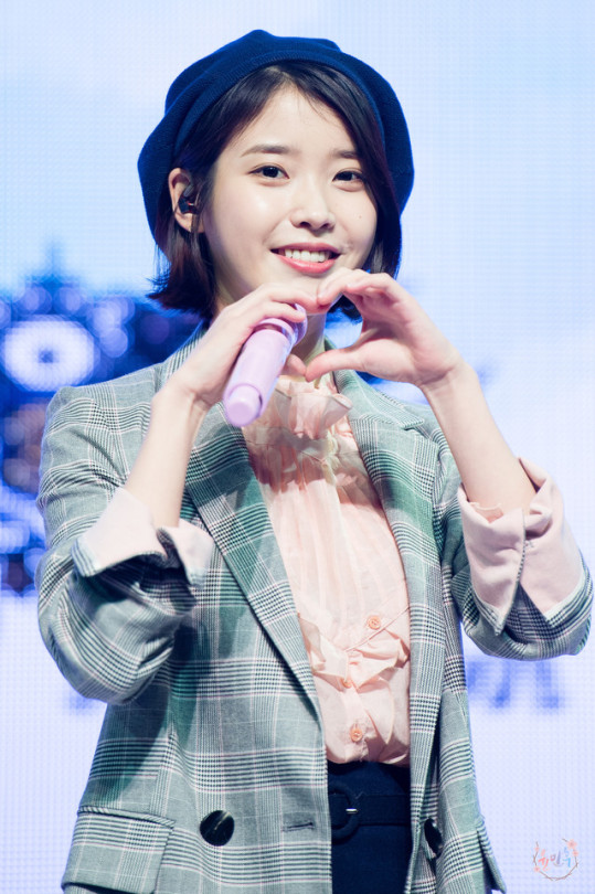 iu the sweetheart with a radiant smile 6601310294cd7