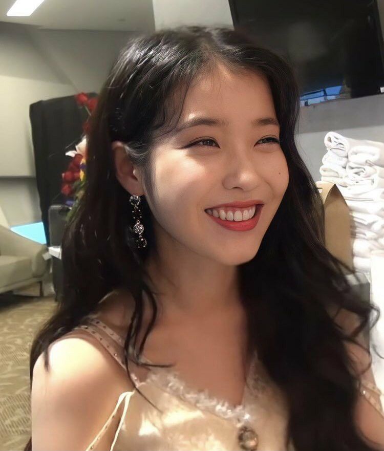 iu the sweetheart with a radiant smile 6601310667a93