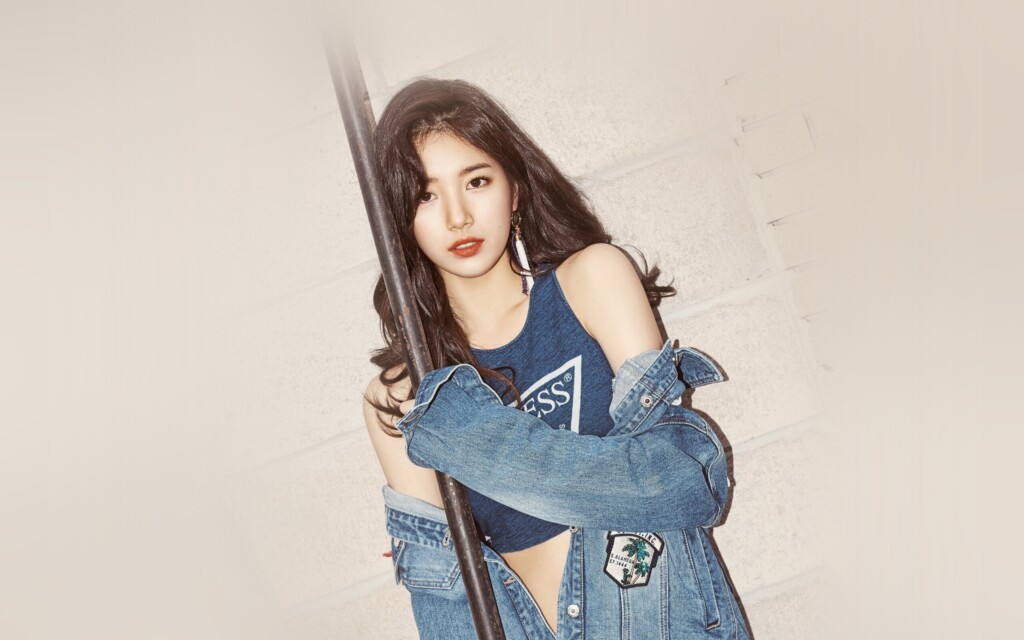 Suzy Queen of K-biz