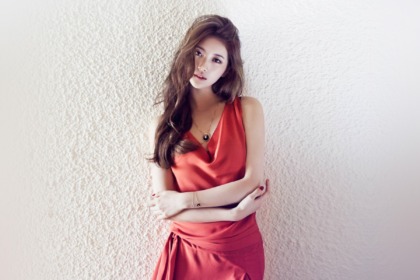 Suz kpop red dress