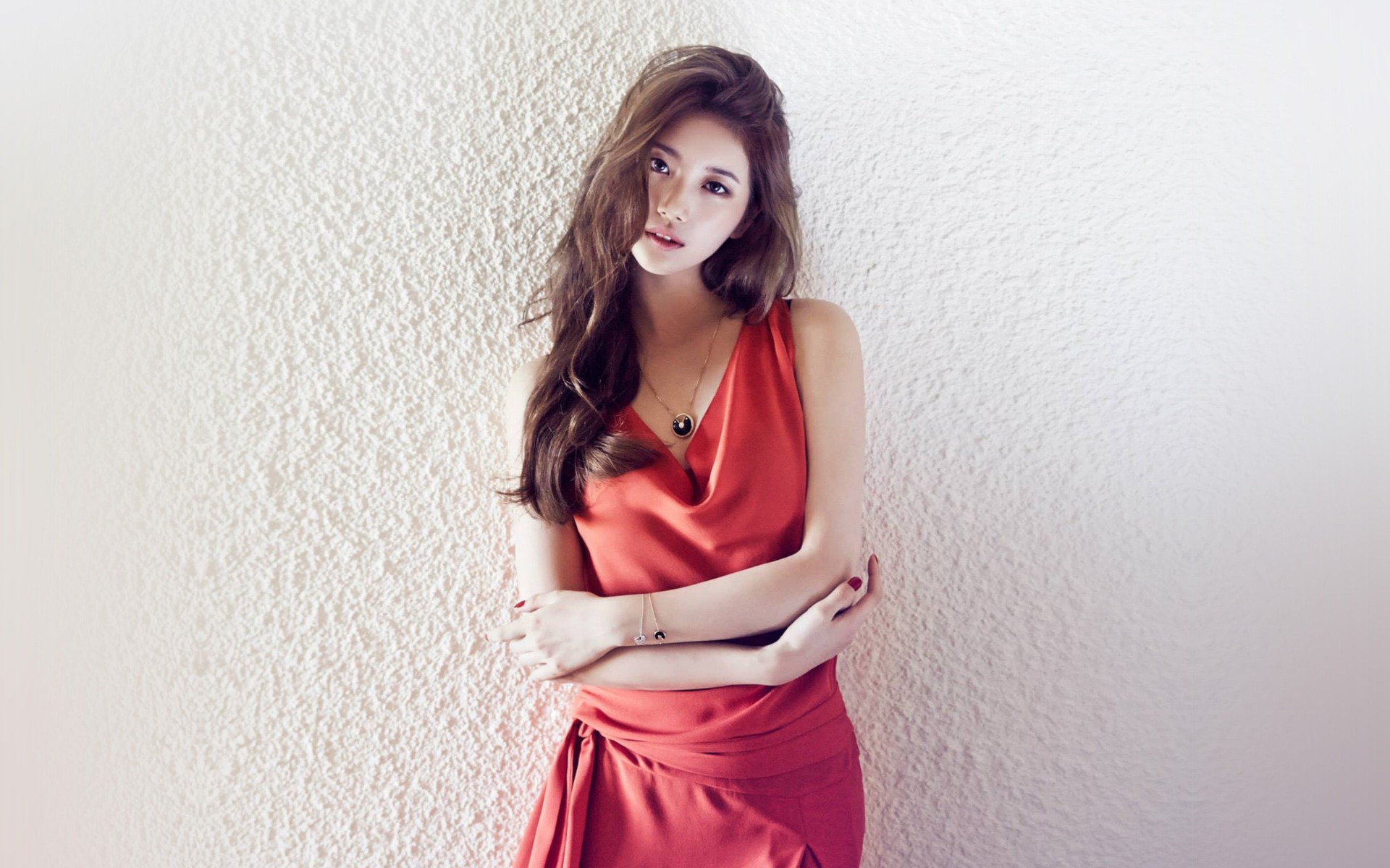 Suz kpop red dress