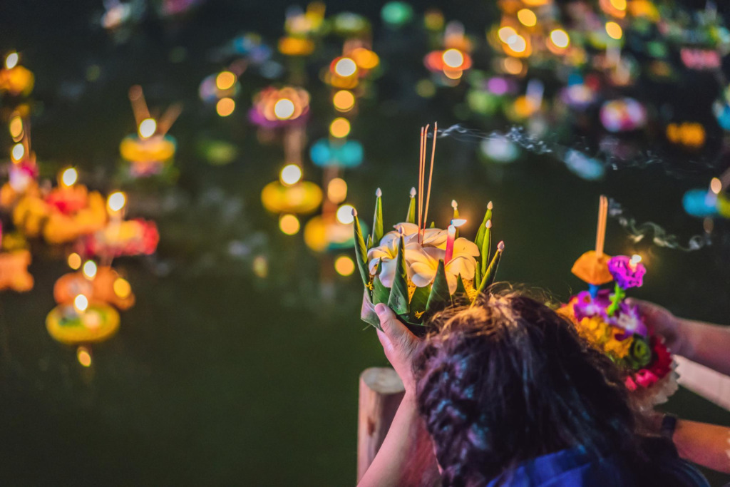 Loy Krathong Festival: A Sea of Enchanting Lights on Thai Waters