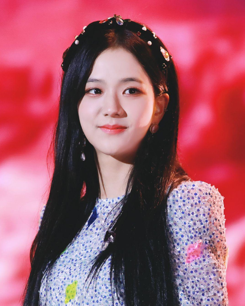 Jisoo Deep-Set Eyes