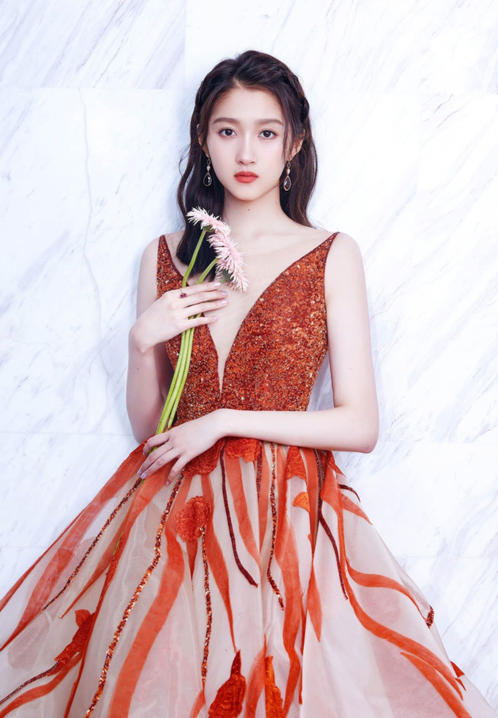 Guan Xiaotong: China's Rising Fashion Star & Beauty Icon