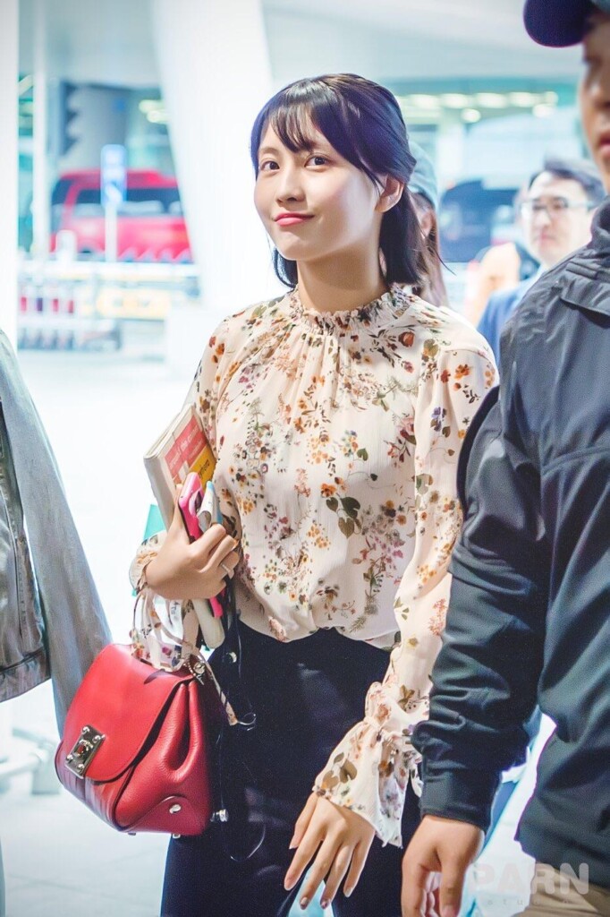 momo k-pop no makeup