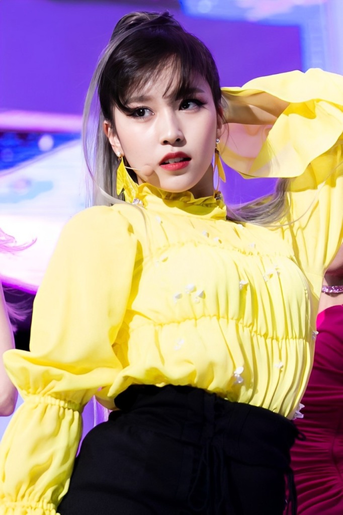 Momo Yellow Collection