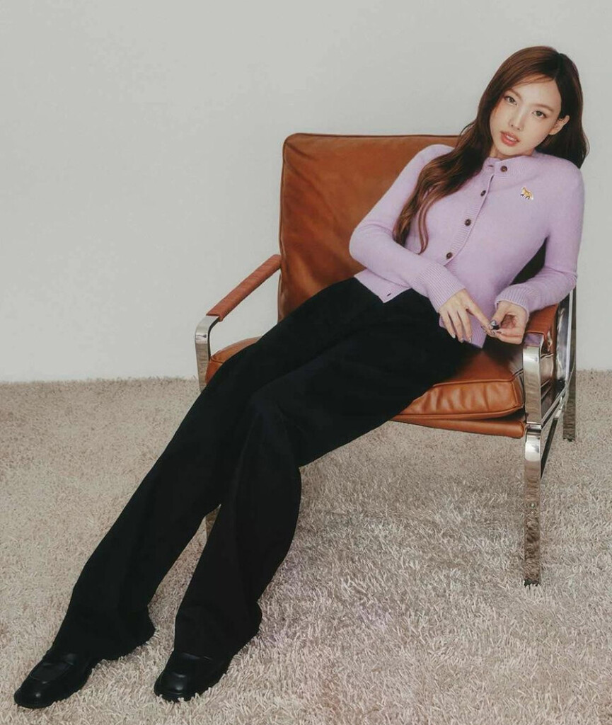 Sweater & Jeans/Trousers: Stylish Outfit Ideas
