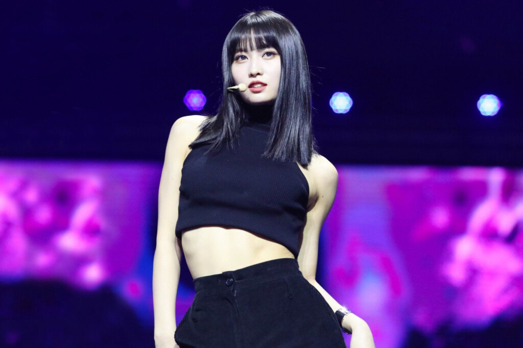 momo Sexy dance