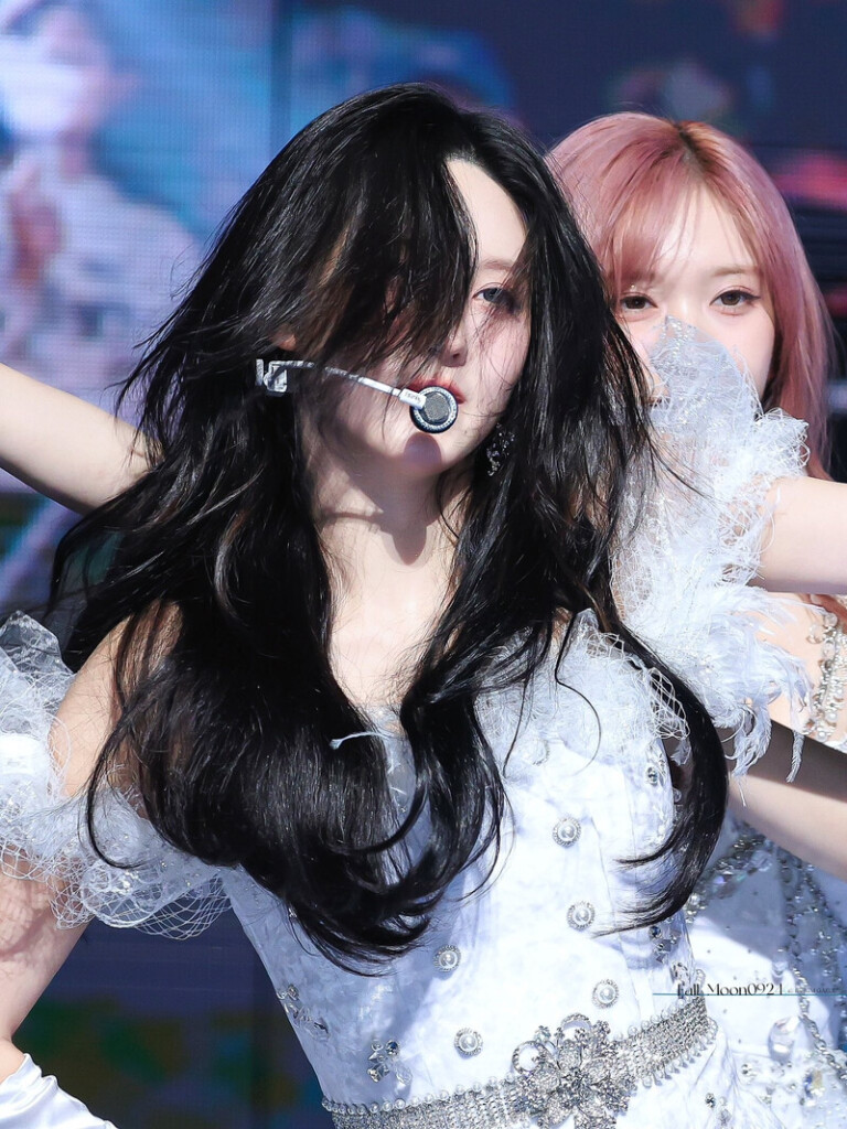 Gaeul IVE dance moves
