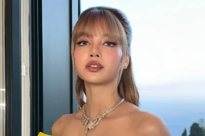 Lisa in sexy outfit