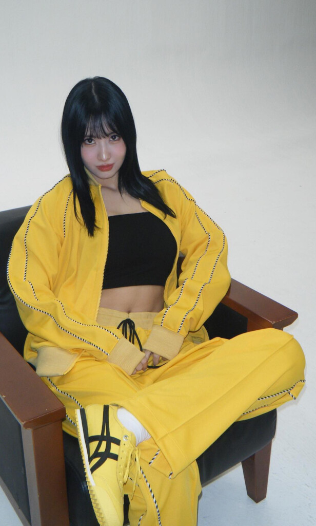 Momo Yellow fashion icon