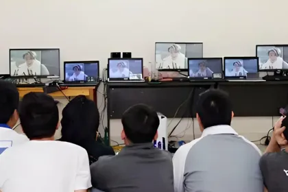 K-pop Fans Streaming War