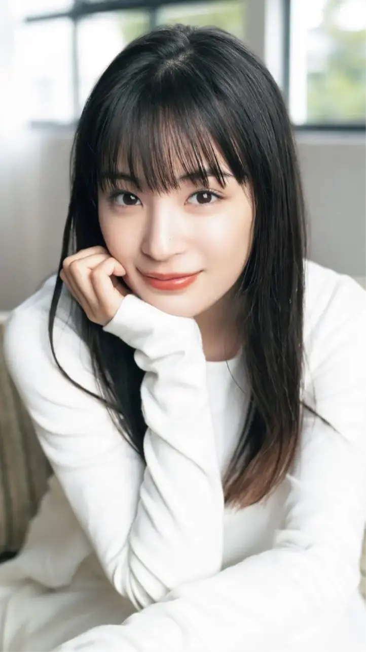 Hirose Suzu (広瀬 すず)