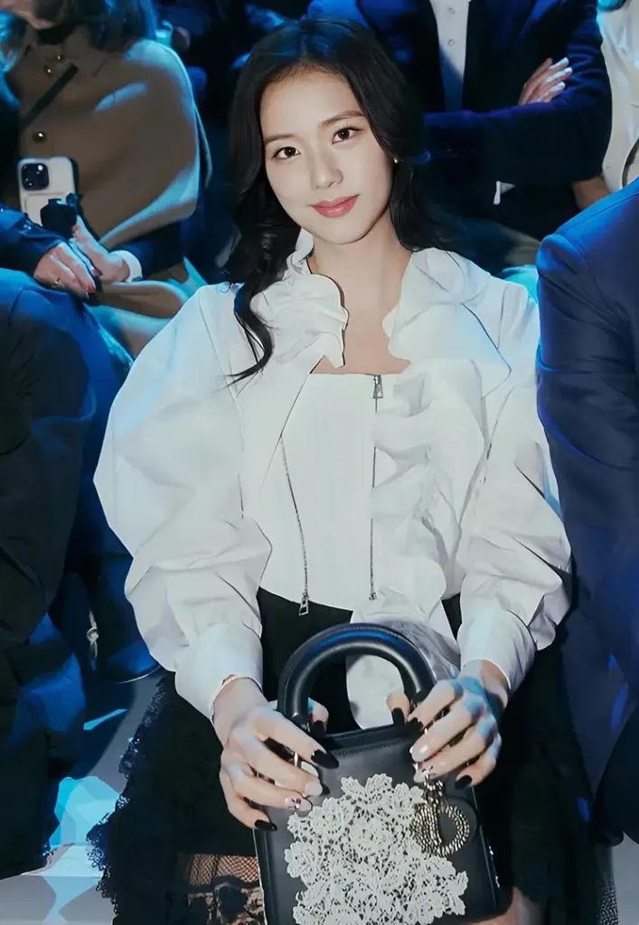 Jisoo's Photo 5