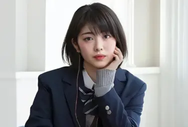 Minami Hamabe (浜辺 美波)