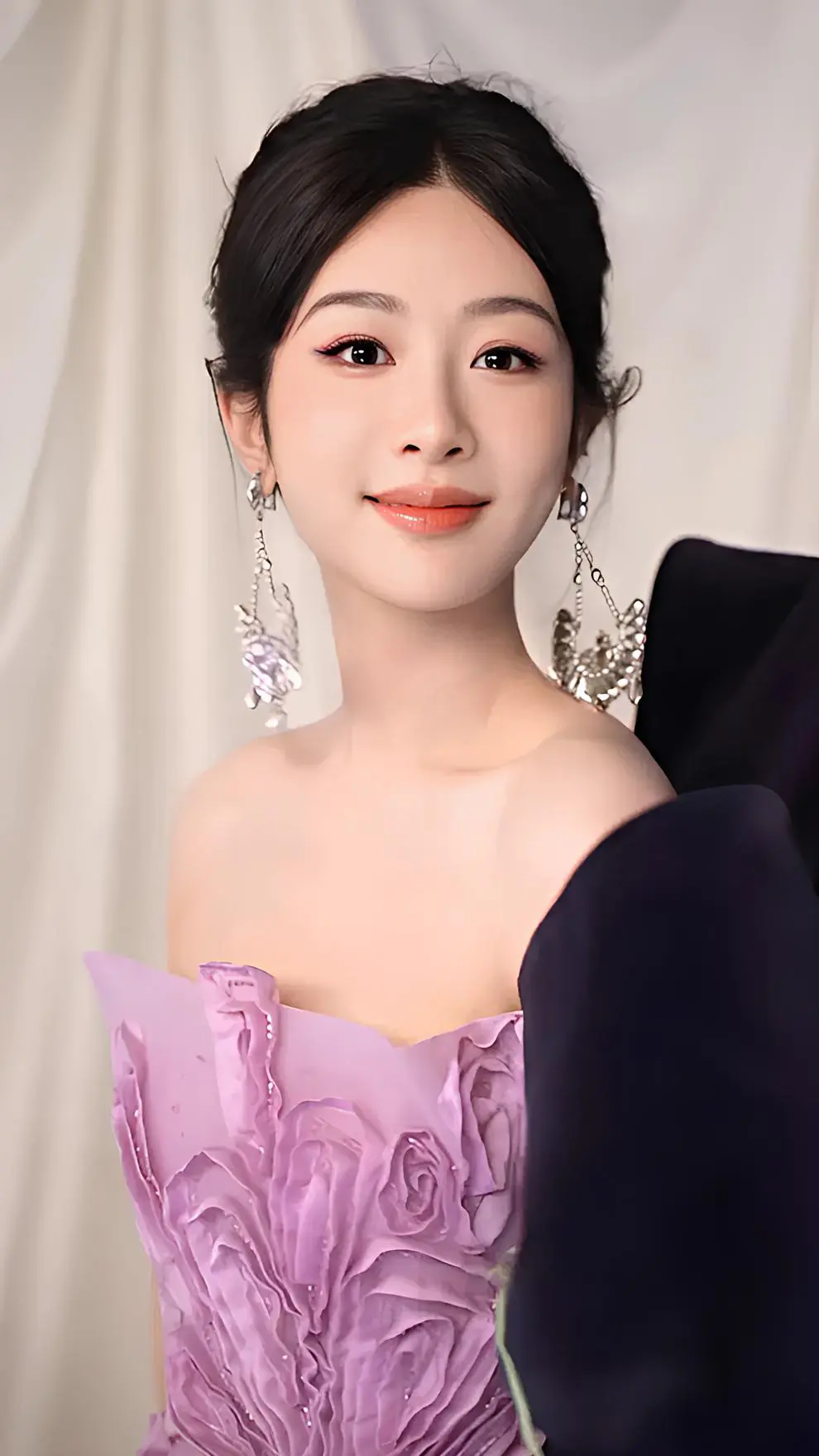 Yang Zi (杨紫)