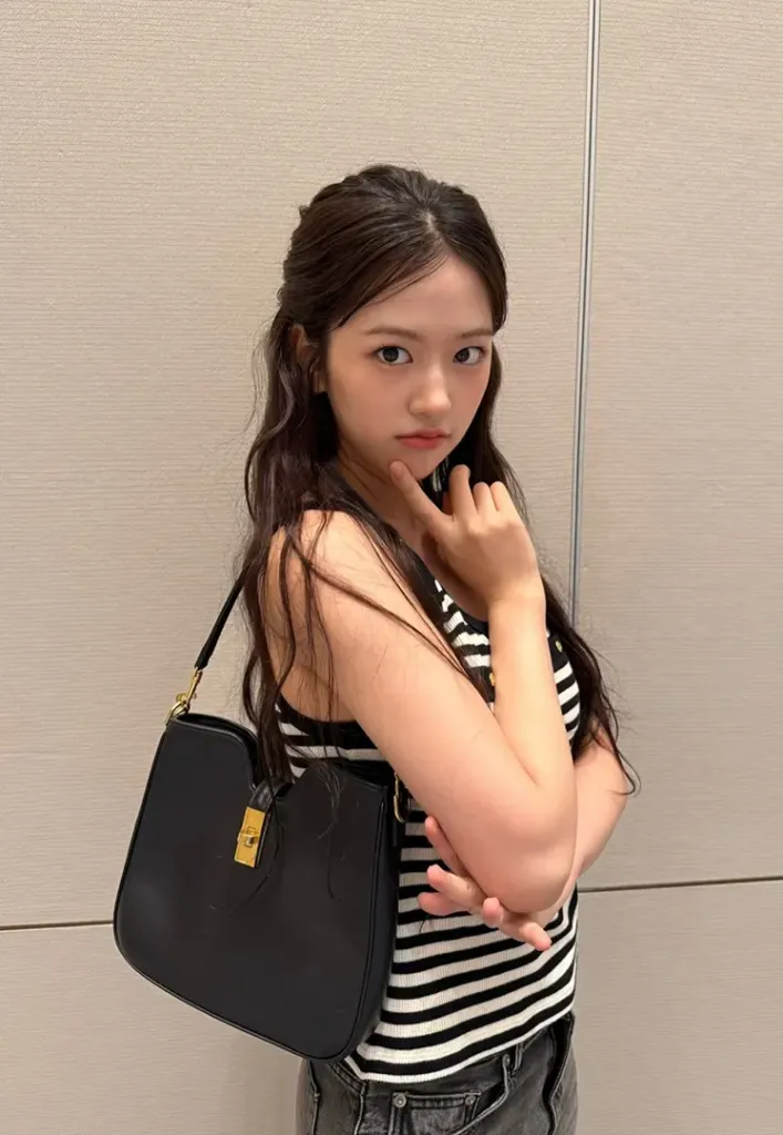 Yujin (IVE) Photo 1