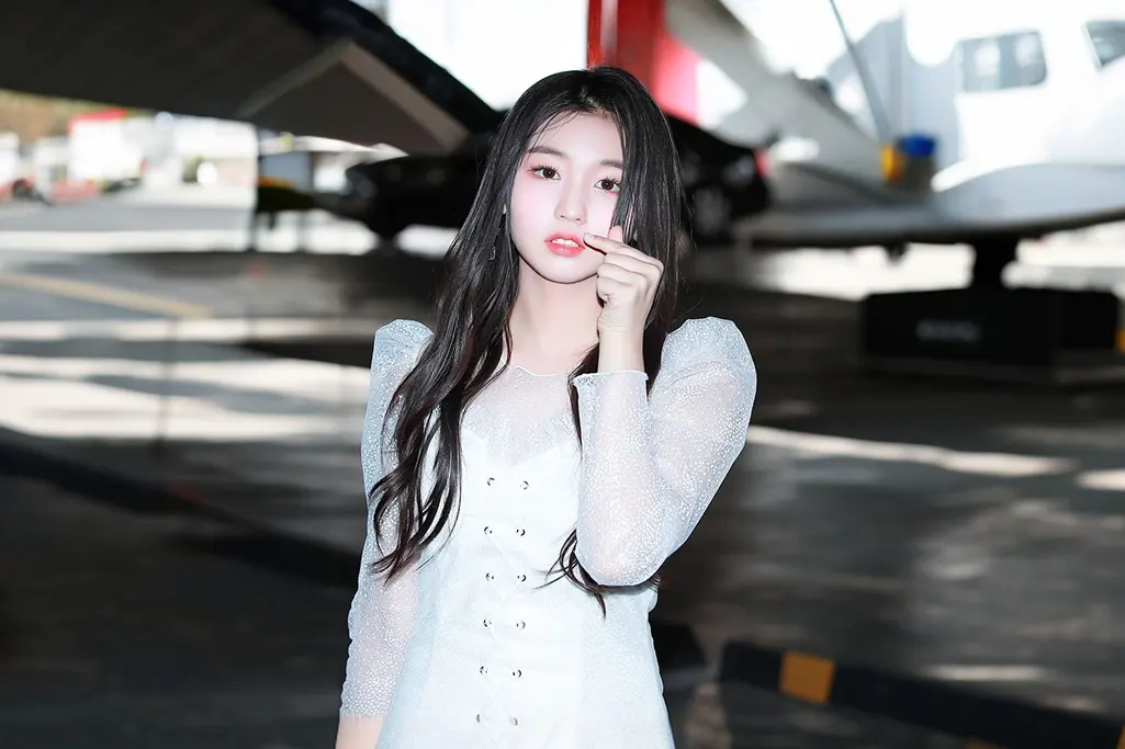 Yunji (윤지) Of Busters