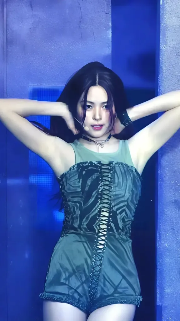 Ryujin (ITZY) Photo 5