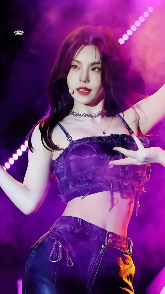 Yeji (ITZY) Photo 2