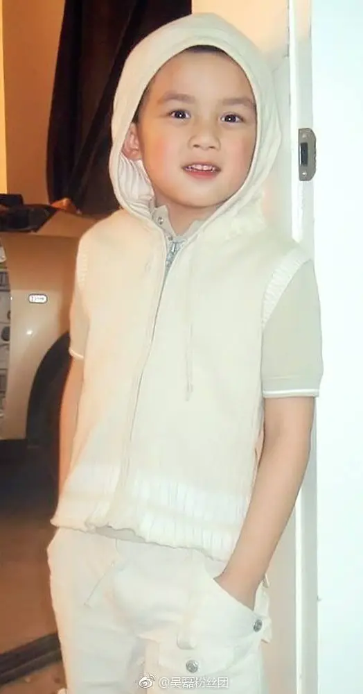 a photo of Leo Wu as a child