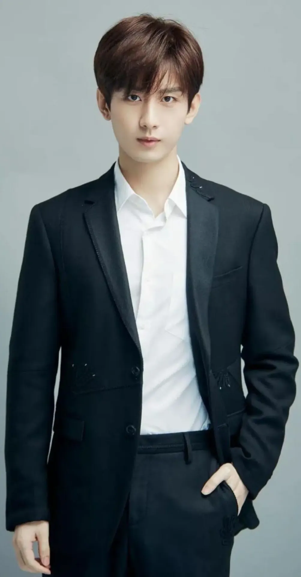 Cheng Yi (成毅)