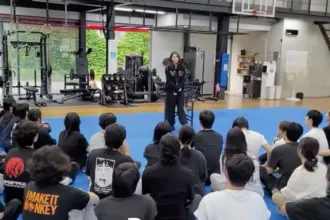 Han So-hee Donates Laptops