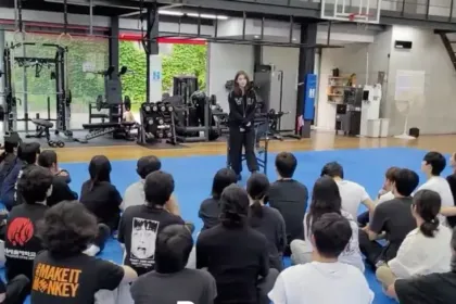 Han So-hee Donates Laptops
