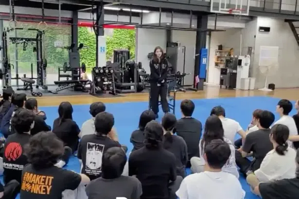 Han So-hee Donates Laptops