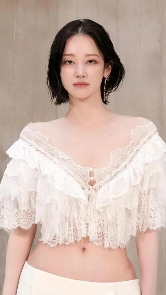 Jeon Jong-seo (전종서)