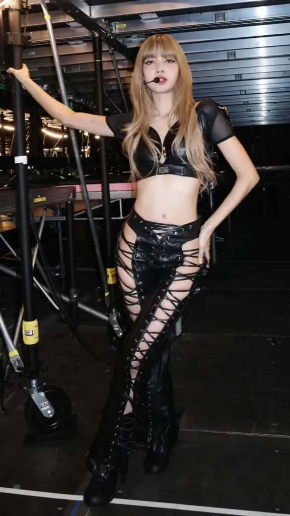 Lisa’s sexy outfits