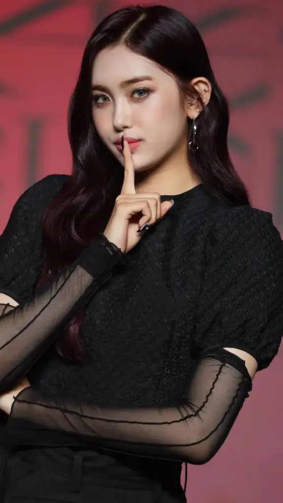 aisha everglow heo yoo rim 3