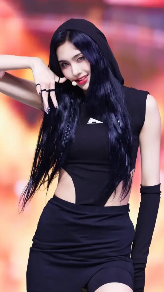 aisha everglow heo yoo rim 8