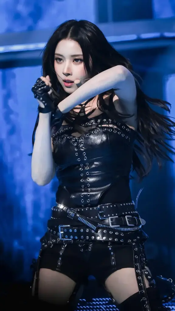 jiwoo nmixx kim ji woo 9