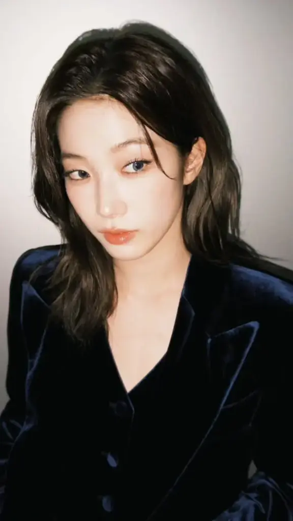 kazuha le sserafim 5