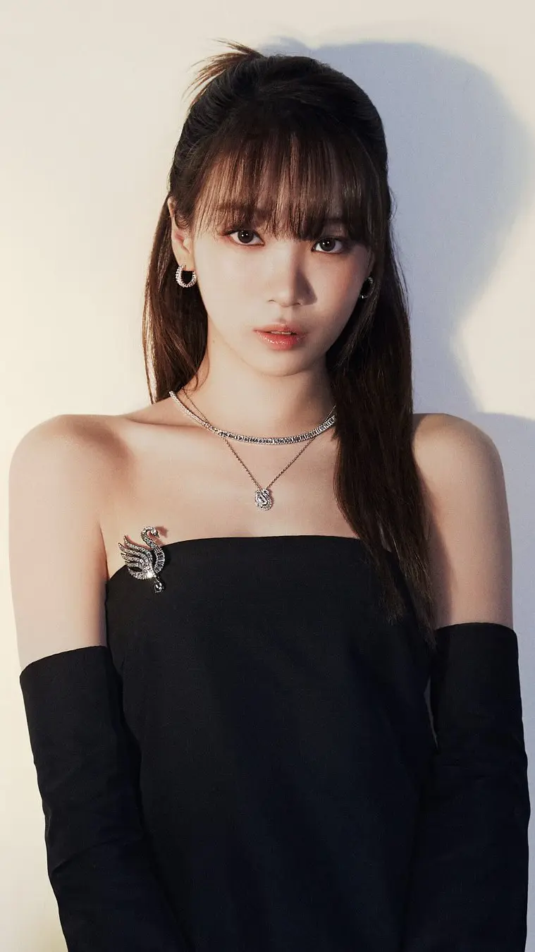 Kim Chaewon (LE SSERAFIM)