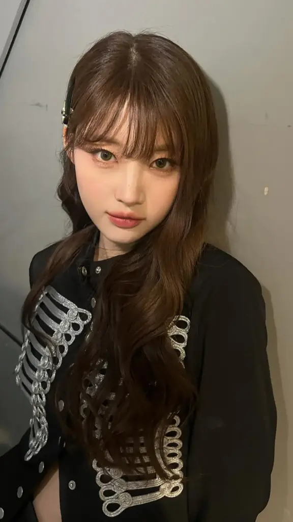 kim sihyeon everglow 005