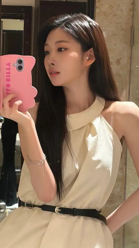 kim sihyeon everglow 009