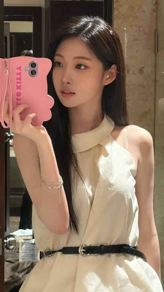 kim sihyeon everglow 010