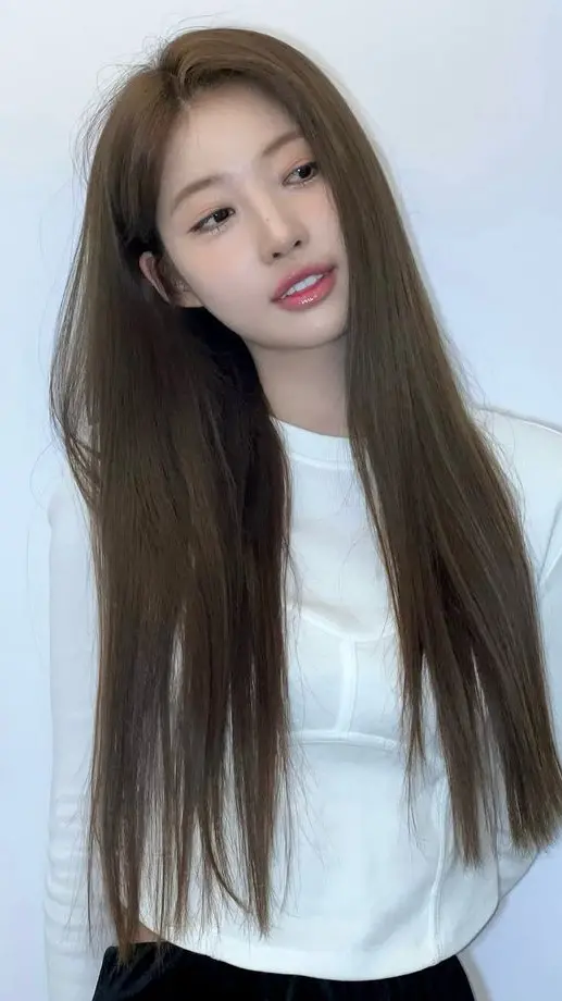 kim sihyeon everglow 012