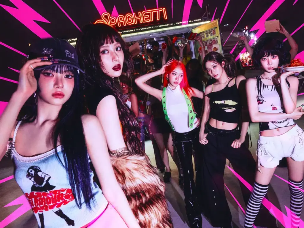 Members of LE SSERAFIM